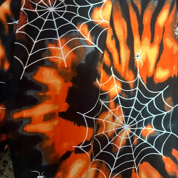 🎃NWT Spider Web Leggings - Picture 2 of 3